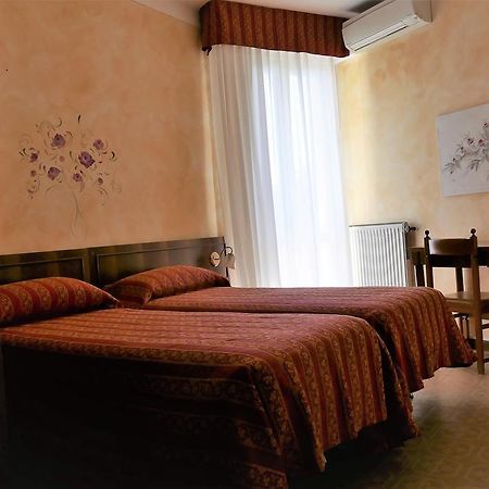 Albergo Villa Angela Toscolano-Maderno Exterior foto