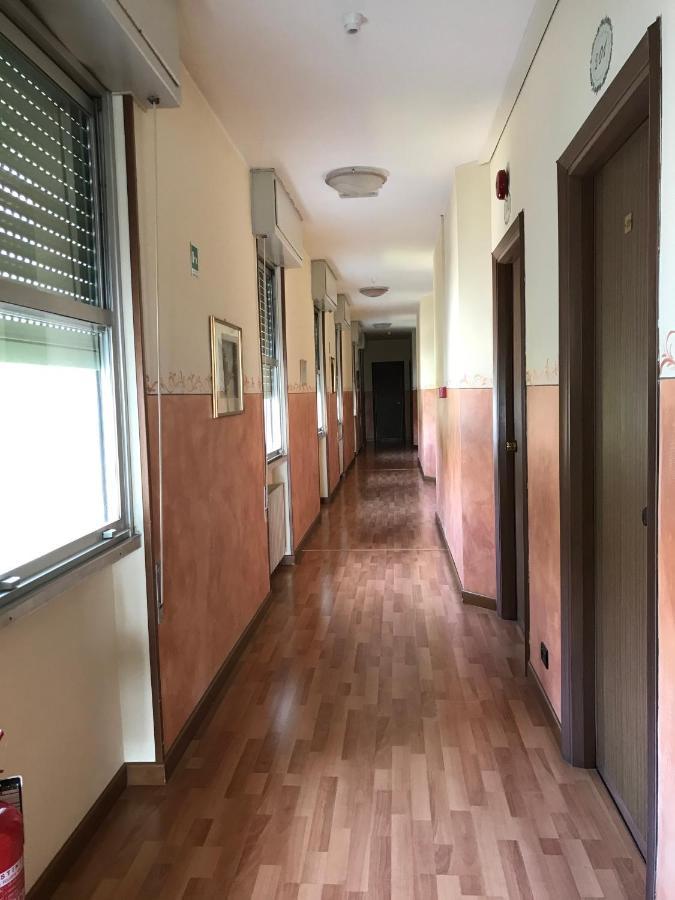 Albergo Villa Angela Toscolano-Maderno Exterior foto