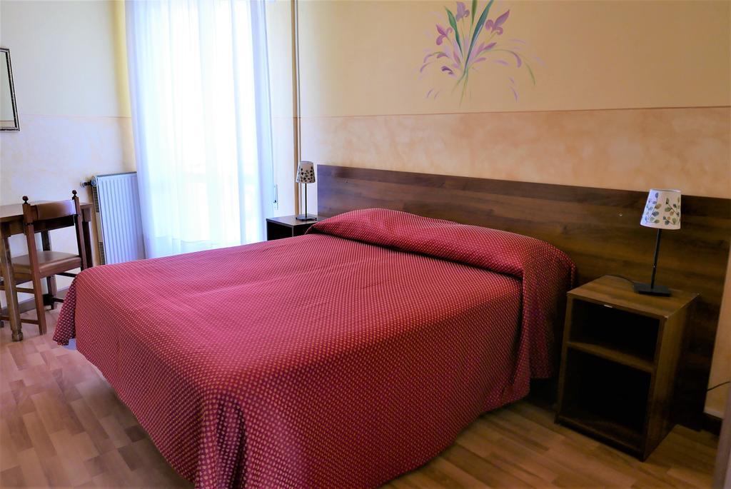 Albergo Villa Angela Toscolano-Maderno Exterior foto