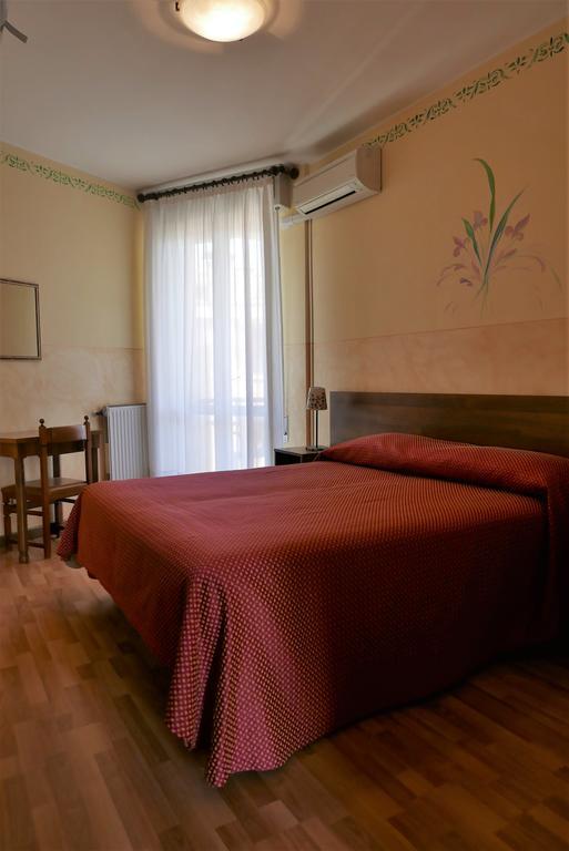 Albergo Villa Angela Toscolano-Maderno Exterior foto